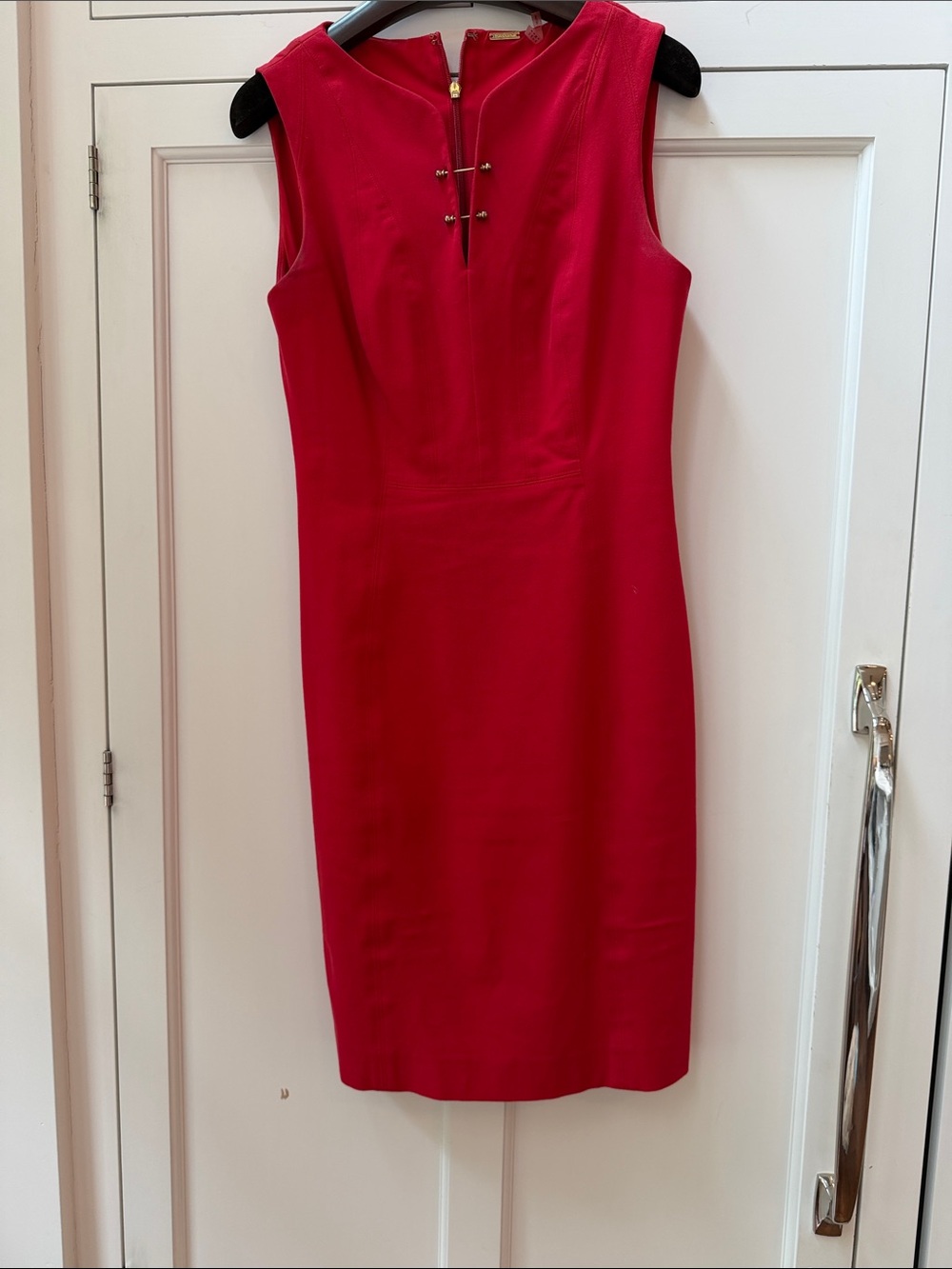 Elie Tahari Red Sleeveless Sheath Dress with Gold Bar Detail size 0
